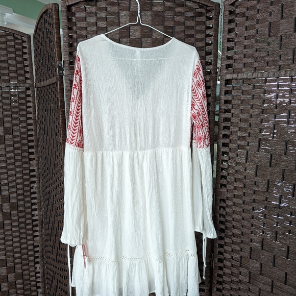 NWT: Gauzy White Long-sleeved Dress with Red Embroidery by Xhilaration - Picture 4 of 9